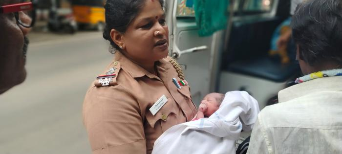image-1 சங்கமித்ரா விரைவு ரயிலில் சக பயணிகளின் உதவியுடன் பெண்ணுக்கு பிரசவம் - சென்னையில் தாயும் சேயும் நலம்