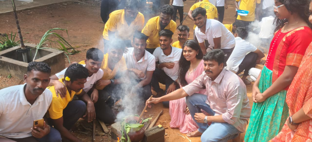 image-10-1024x466 மதுரையில் ஐஏஎஸ் ஐபிஎஸ் அதிகாரிகள் கணவன் மனைவியாக பங்கேற்று சமத்துவ பொங்கல் கொண்டாட்டம்.