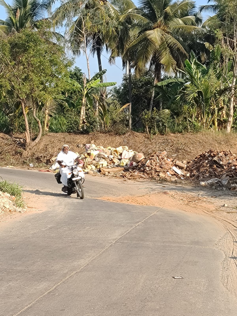 image-13-768x1024 கிருஷ்ணகிரி பெல்லாரம்பள்ளி ஊராட்சியில் குப்பை , கோழி கழிவுகளால் நோய் தொற்று ஏற்படும் அபாயம்! அகற்ற நடவடிக்கை எடுக்கப்படுமா?