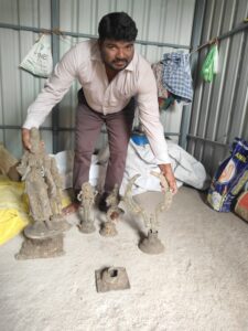 கோவில் கட்டும் பணியின் போது பூமியில் கிடைத்த சுவாமி சிலைகள்