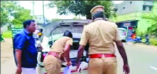 தாராபுரம் அருகே காரில் உரிய ஆவணமின்றி ரூ.5½ லட்சம் பணம் பறிமுதல்